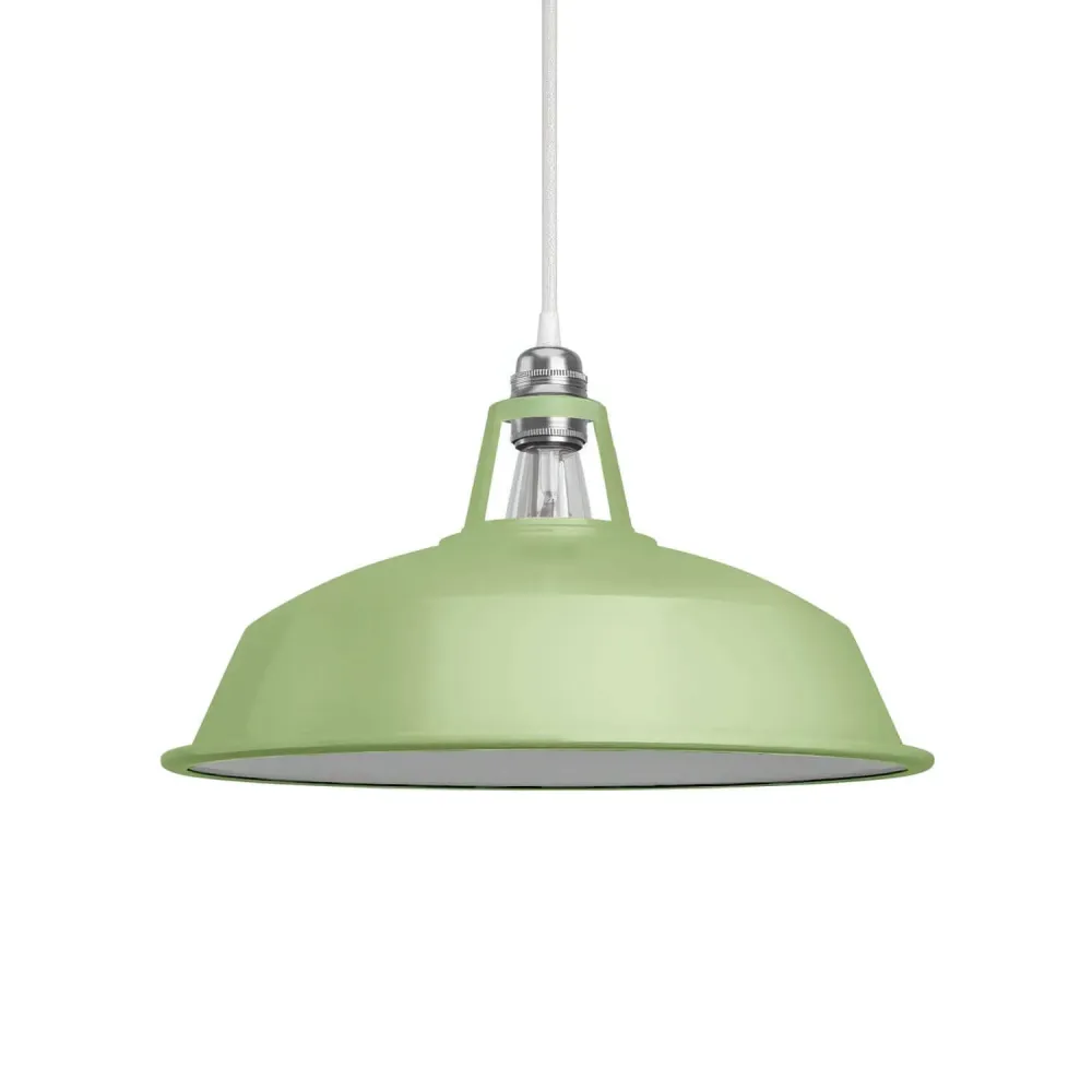 Abajur Harbour em metal esmaltado com encaixe E27, diâmetro 38 cm - Verde relva
