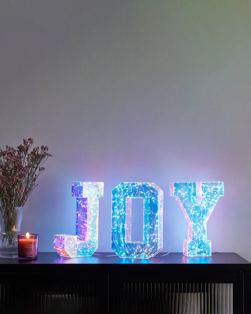 Decoração LED com letras várias cores CASTOR