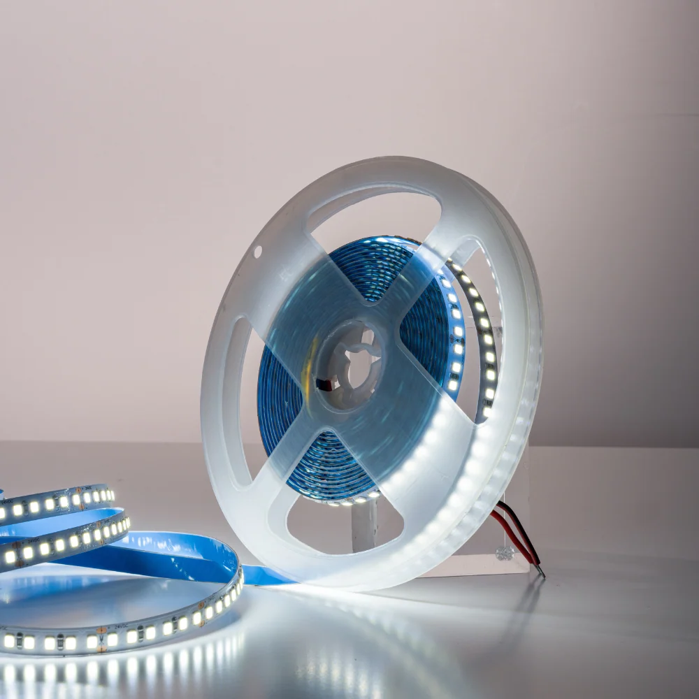 Fita LED 2835 180Leds/M 16W 1900LM 8MM 24V 5M IP20 LED7 - Design Moderno e Econômico