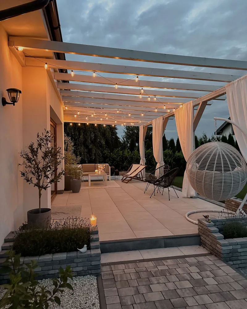 Iluminação LED branca para exterior com 15 lâmpadas e aplicação para telemóvel 1250 cm ITILLEQ