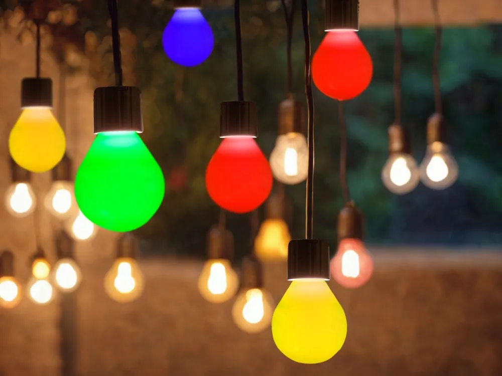 Iluminação LED várias cores para exterior com 25 lâmpadas e aplicação para telemóvel 900 cm ISORTOQ