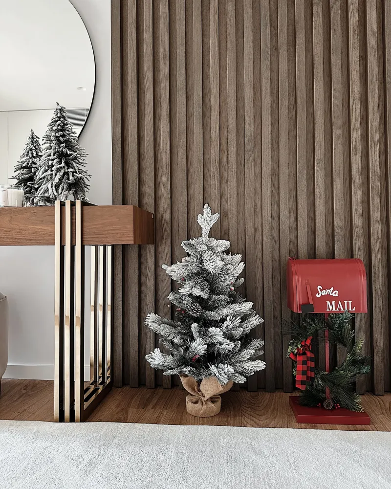 Árvore de natal com iluminação em pano de juta 90 cm branca MALIGNE
