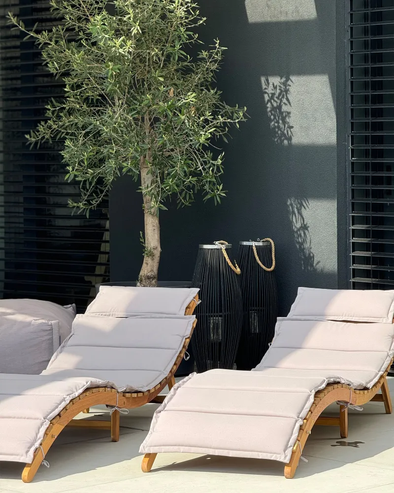 Wooden Sun Lounger Cushion Pérola LUINO