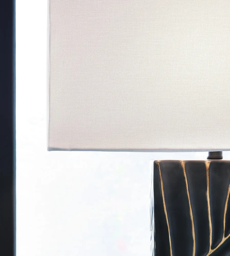 Bartlen Poly Table Lamp (1/CN) Ashley Furniture