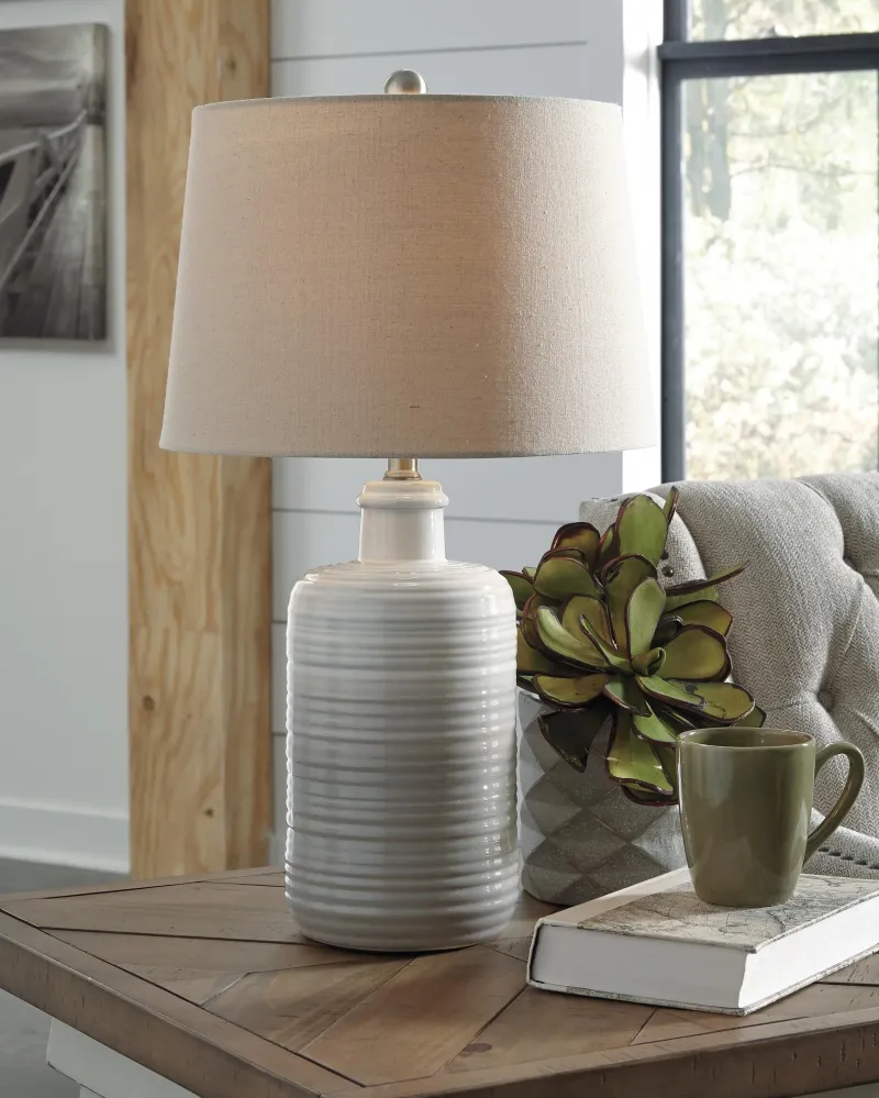 Marnina Ceramic Table Lamp (2/CN) Ashley Furniture