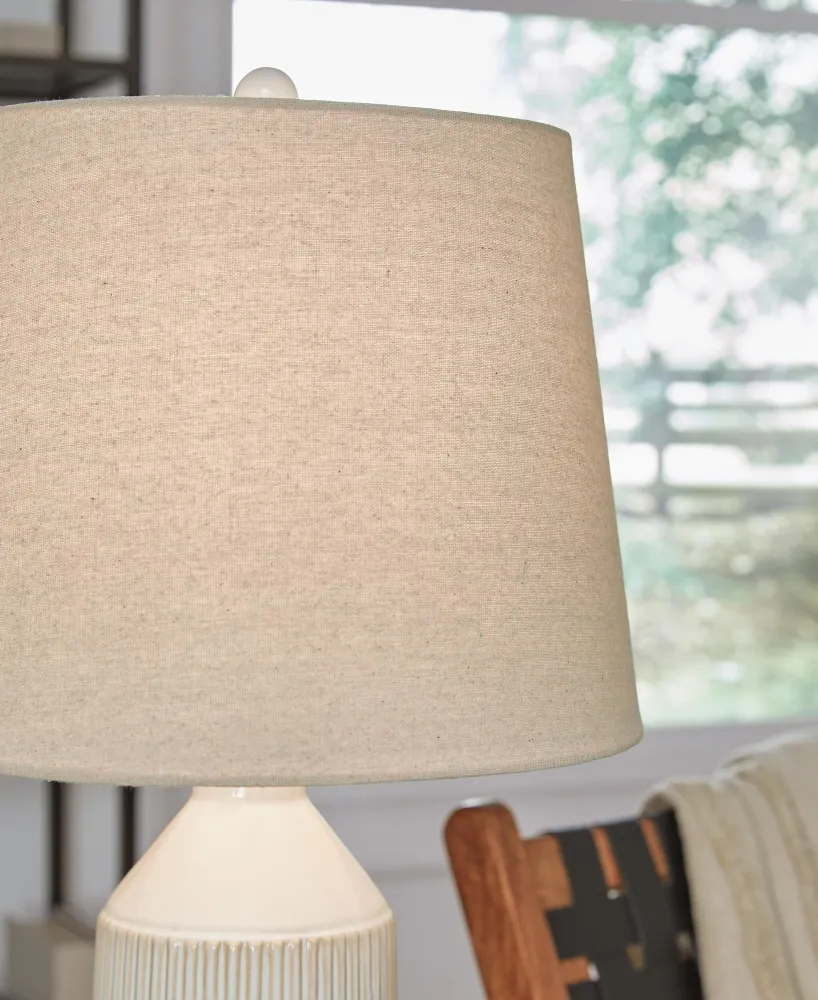 Willport Ceramic Table Lamp (2/CN) Ashley Furniture
