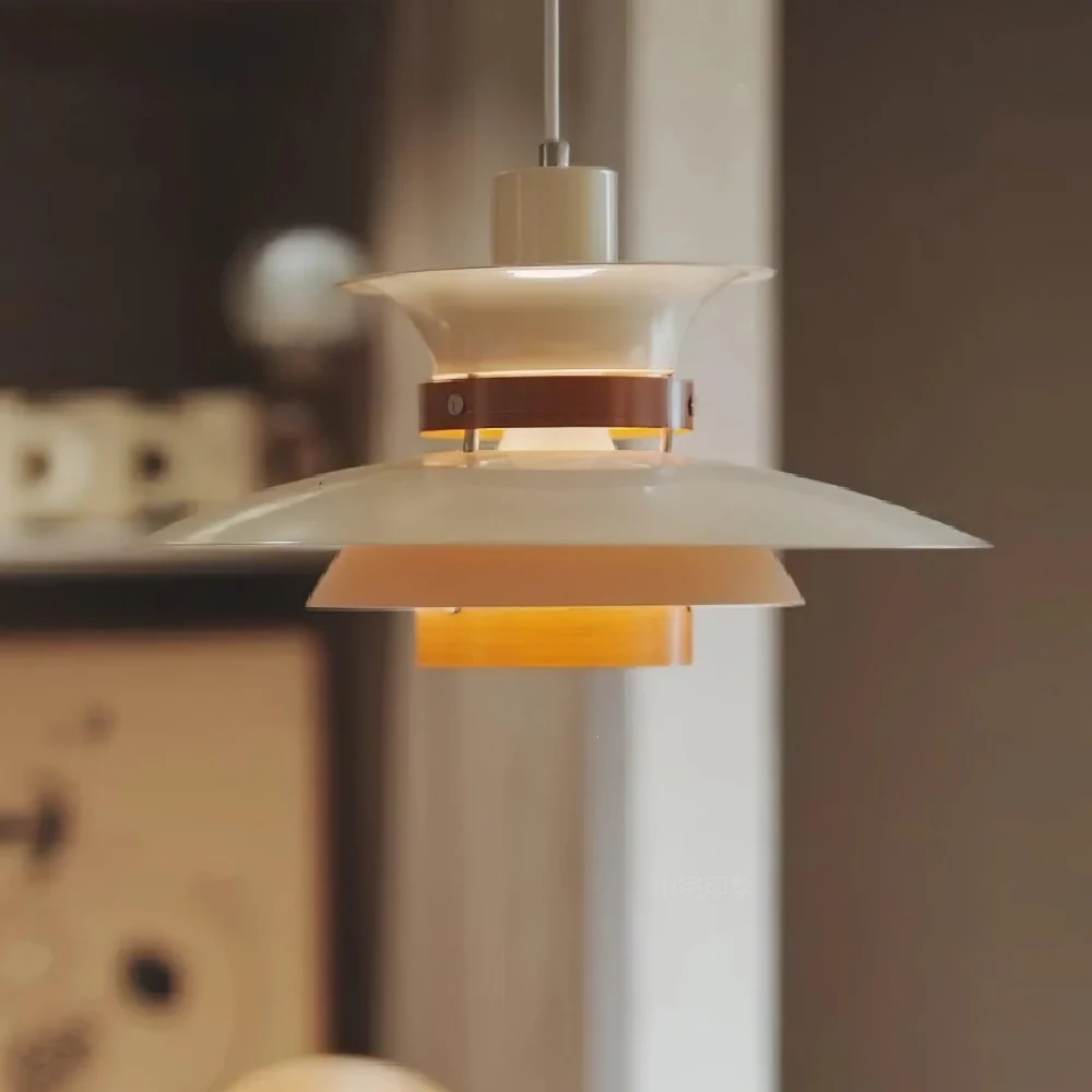 Candeeiro de Teto Multicamadas de Metal Valindra Morandi At Ease Home Life
