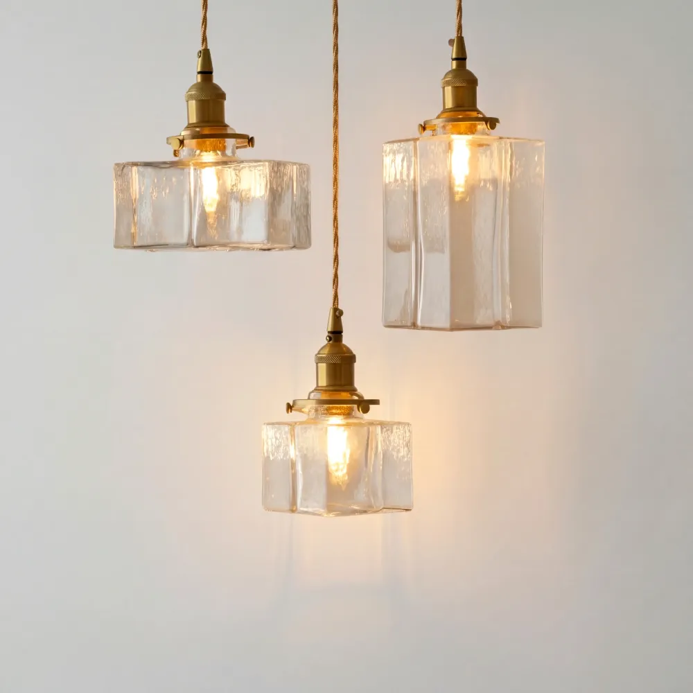 Luminária Pendente de Vidro Cubo em Latão Minimalista Japandi Kova At Ease Home Life