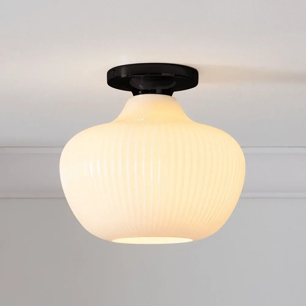 Luz de Teto Embutida Beckett Moderna com Vidro Estriado Escultural At Ease Home Life