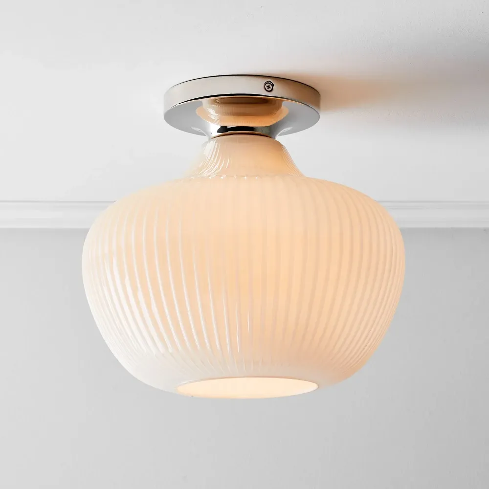 Luz de Teto Embutida Beckett Moderna com Vidro Estriado Escultural At Ease Home Life