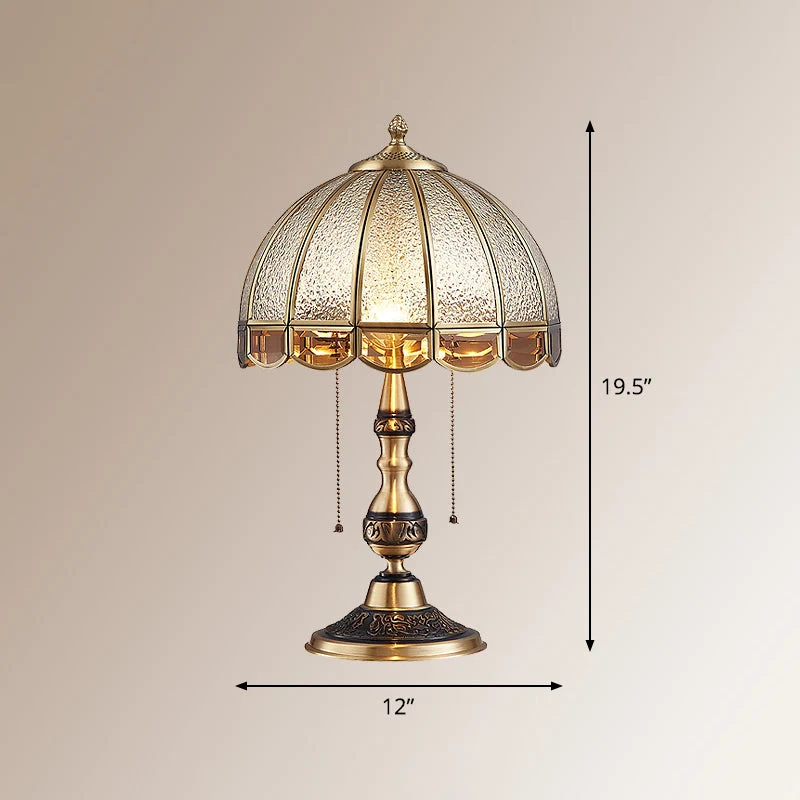 Candeeiro de Mesa em Bronze Antigo - Design Tradicional com Vidro Fosco e Interruptor de Puxar
