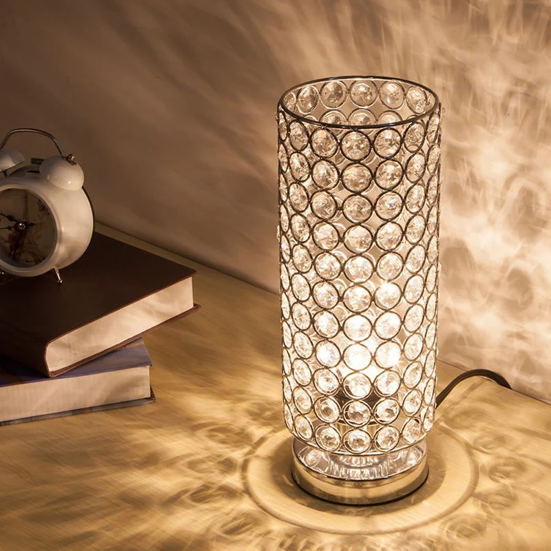 Candeeiro de Mesa Kristallen - Luminária Noturna Moderna com Acabamento em Cromo