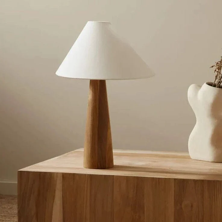 Candeeiro de Mesa Madera Glow - Elegância Rústica e Iluminação Ambiente