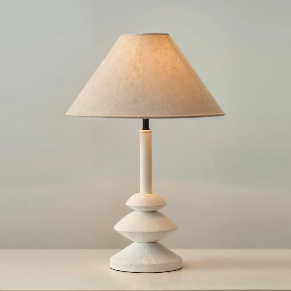 Candeeiro de Mesa Âmbar - Elegância Aconchegante e Beleza Intemporal