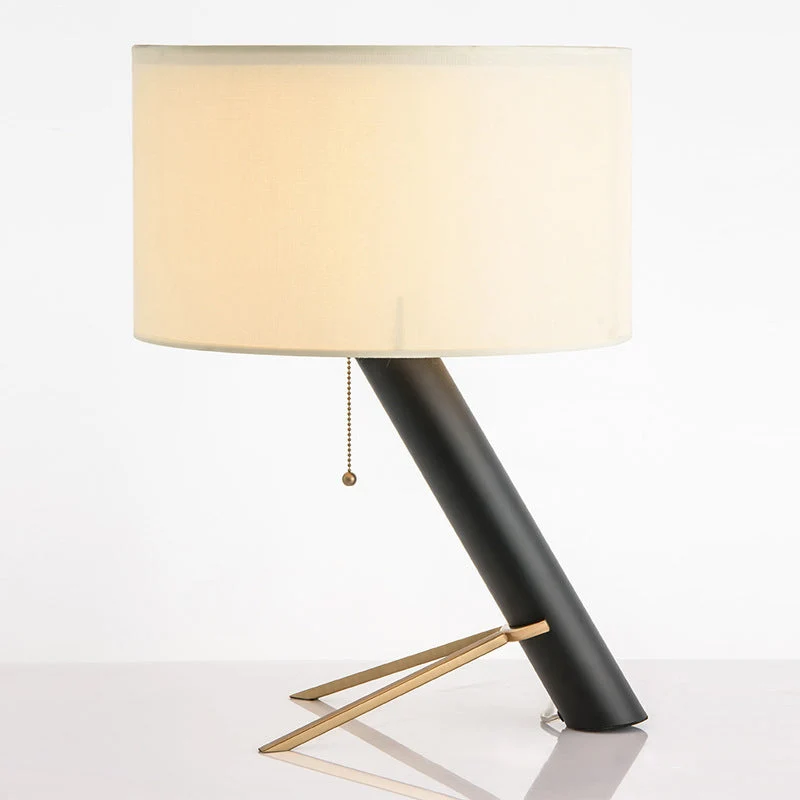 Candeeiro de mesa minimalista com tripé - Candeeiro metálico preto com cúpula redonda de tecido