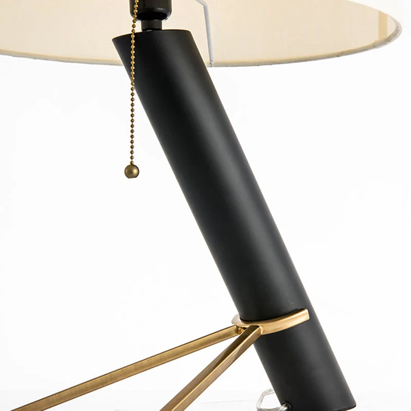 Candeeiro de mesa minimalista com tripé - Candeeiro metálico preto com cúpula redonda de tecido