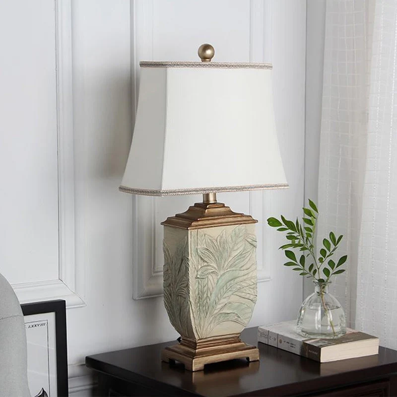 Candeeiro de Mesa Vintage com Cúpula de Tecido Branco - Luz de Secretária Tradicional para Quarto de Hóspedes