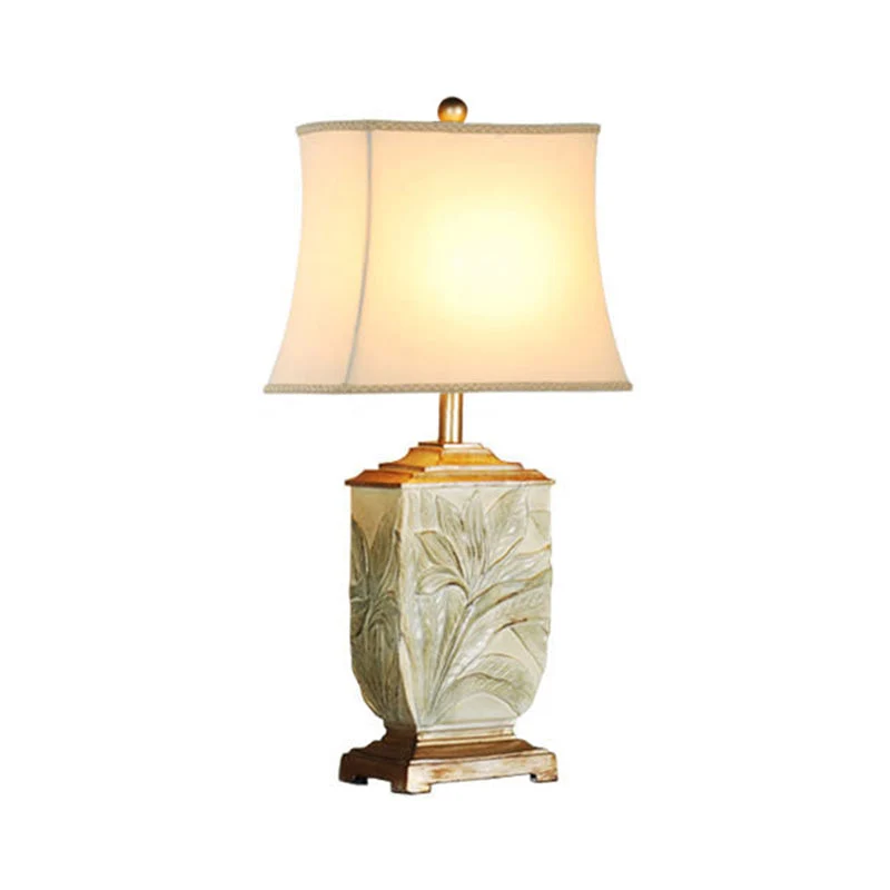 Candeeiro de Mesa Vintage com Cúpula de Tecido Branco - Luz de Secretária Tradicional para Quarto de Hóspedes