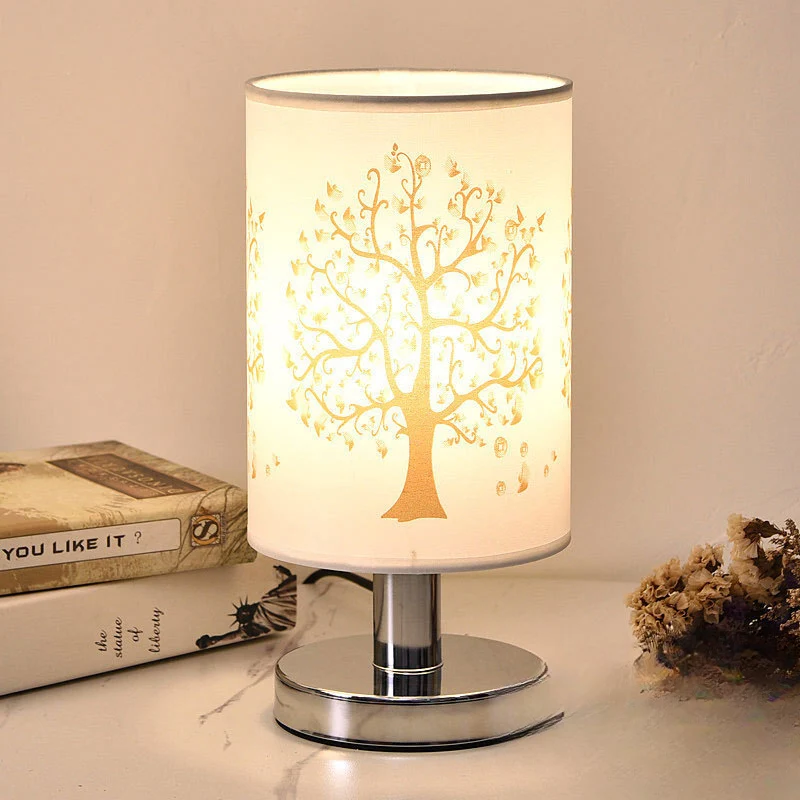 CilinderLetter - Candeeiro de Mesa Branco Minimalista com Abajur de Madeira