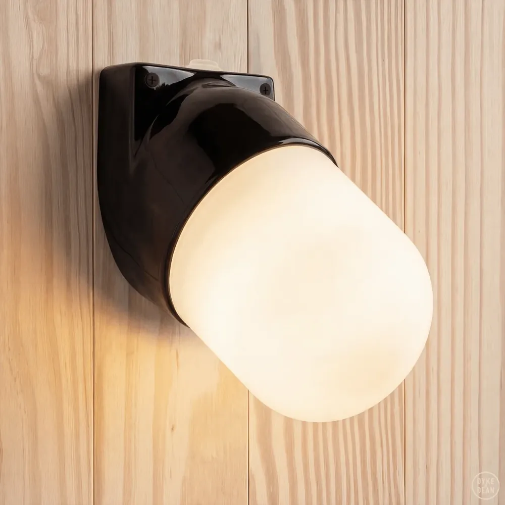 LUZ DE PAREDE COM ÂNGULO PRETO DE CERÂMICA FUNDADA E27 DYKE & DEAN