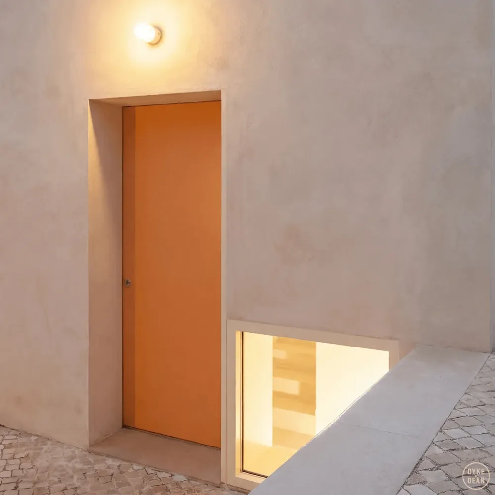 LUZ DE PAREDE MONTADA EM CERÂMICA GEADA E27 DYKE & DEAN