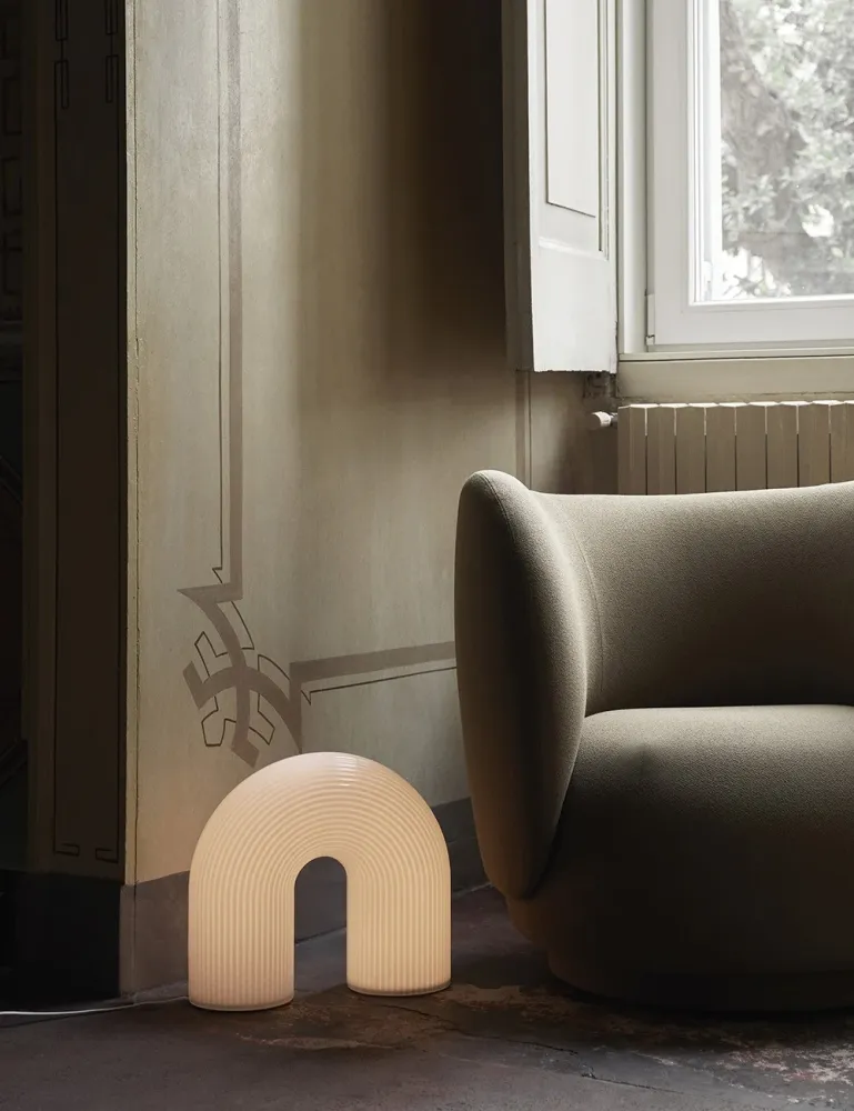 CANDEEIRO PISO VUELTA Ferm Living