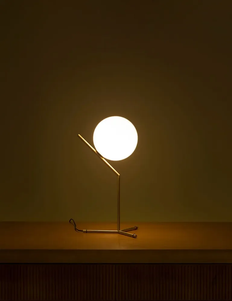 IC LIGHTS TABLE 1 HIGH FLOS