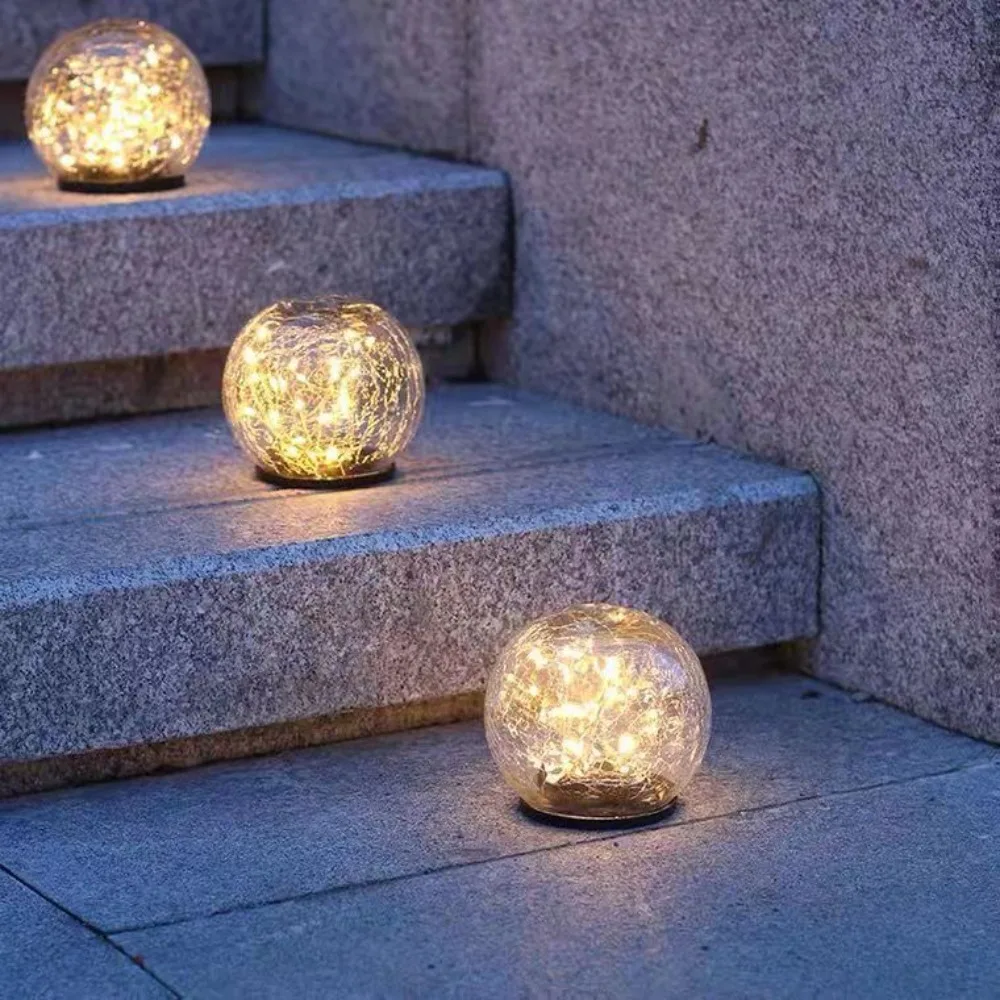 GlowSphere - Lâmpadas Solares LED para Jardim em Design de Vidro Partilhado