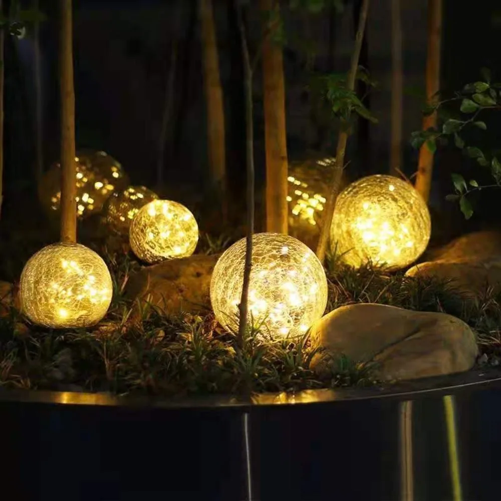 GlowSphere - Lâmpadas Solares LED para Jardim em Design de Vidro Partilhado