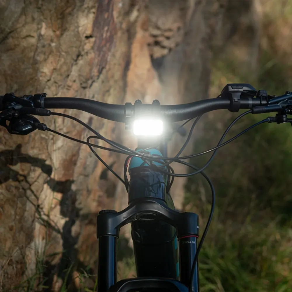 Iluminação dianteira PÁRA-BRISA KNOG E 2300