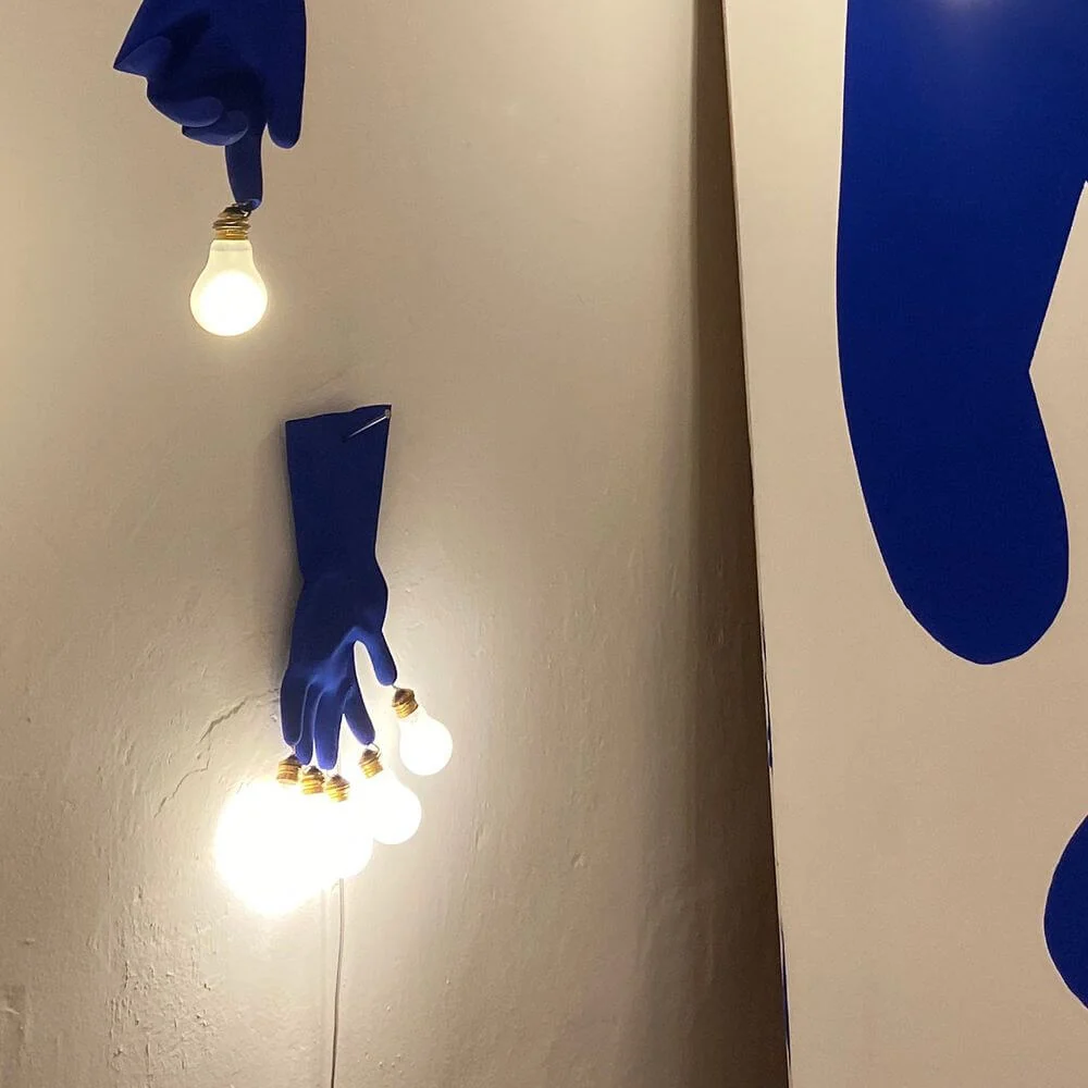 Ingo Maurer Led Wall Lamp Luzzy na parede de borracha Blue Blue