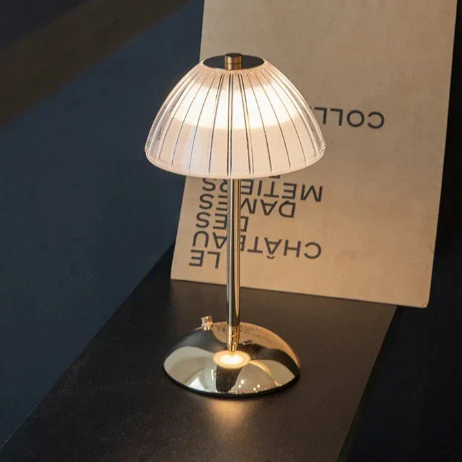 LumeLuxe – Candeeiro de Mesa LED Regulável com Design Escandinavo e USB