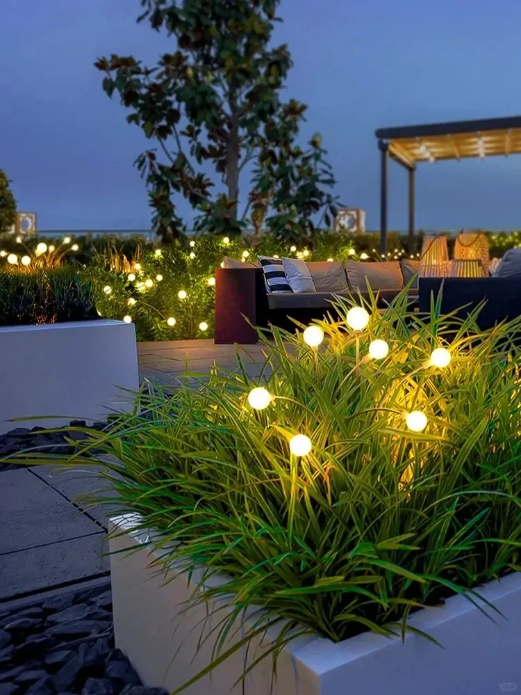 LumiFire - Lâmpada Solar de Jardim com Efeito Vaga-lume – Iluminação Exterior LED Triangular