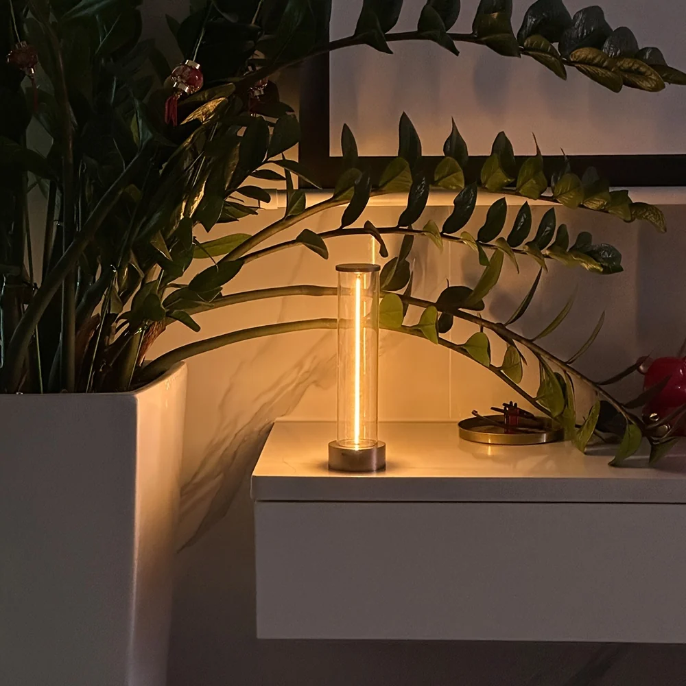 LumiFlex - Candeeiro de Mesa LED Moderno com Base Magnética e Bateria Recarregável por USB