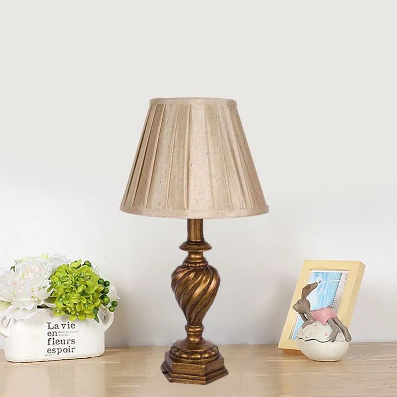 LuminoDesign - Candeeiro de Cama Moderno com Base de Resina e Abajur Plissado
