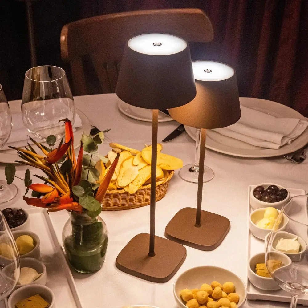 Luminária Portátil de Mesa Corten Marcella