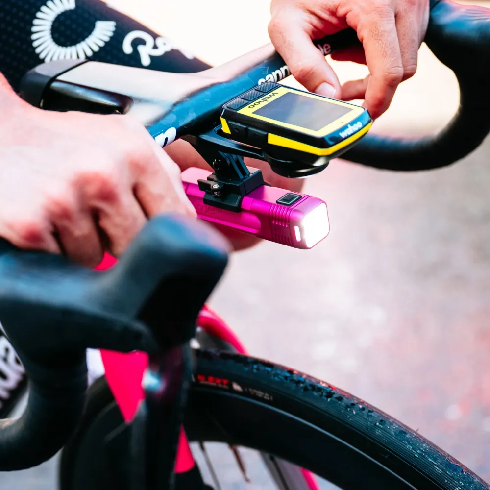 Luz dianteira KNOG BLINDER PRO 900 Edição limitada E.F. Pro Cycling cor-de-rosa