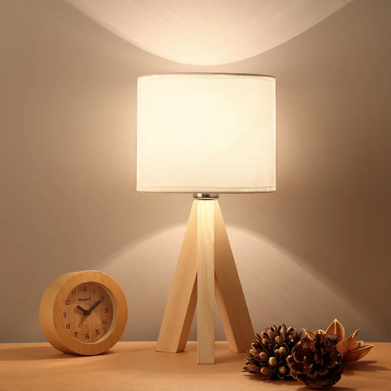 NordicGlow – Candeeiro de Mesa em Madeira com Design Escandinavo