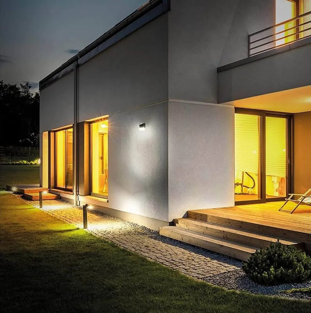 Soporte solar de pared Guardian Pir 2W 200LM IP44 Luceco LEXSL20B40-01LEXCL4T6B4-01