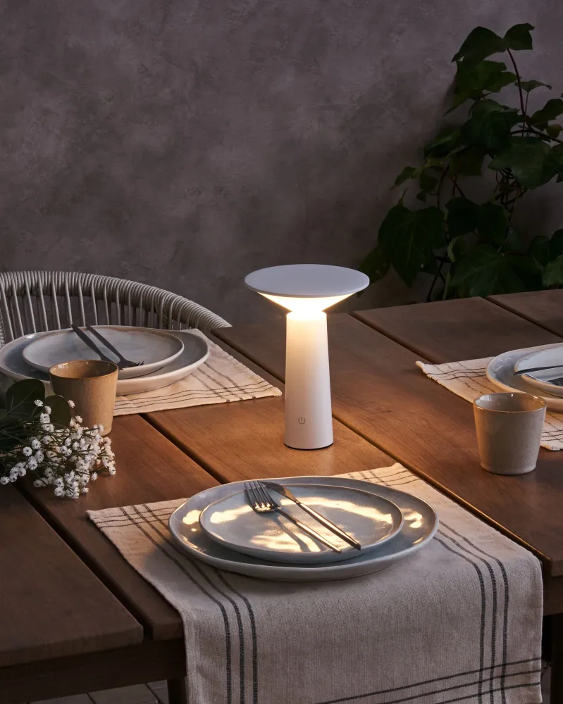 Wireless Metal Table Lamp White LEVIRA