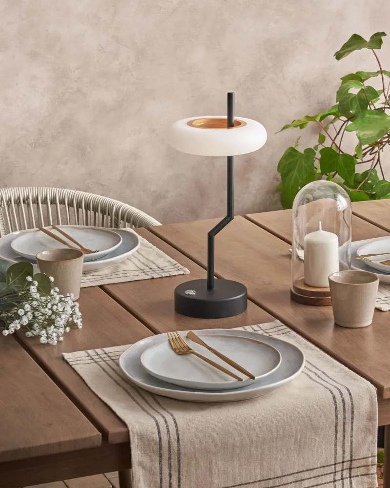 Wireless Metálico Table Lamp Black ALVIELA