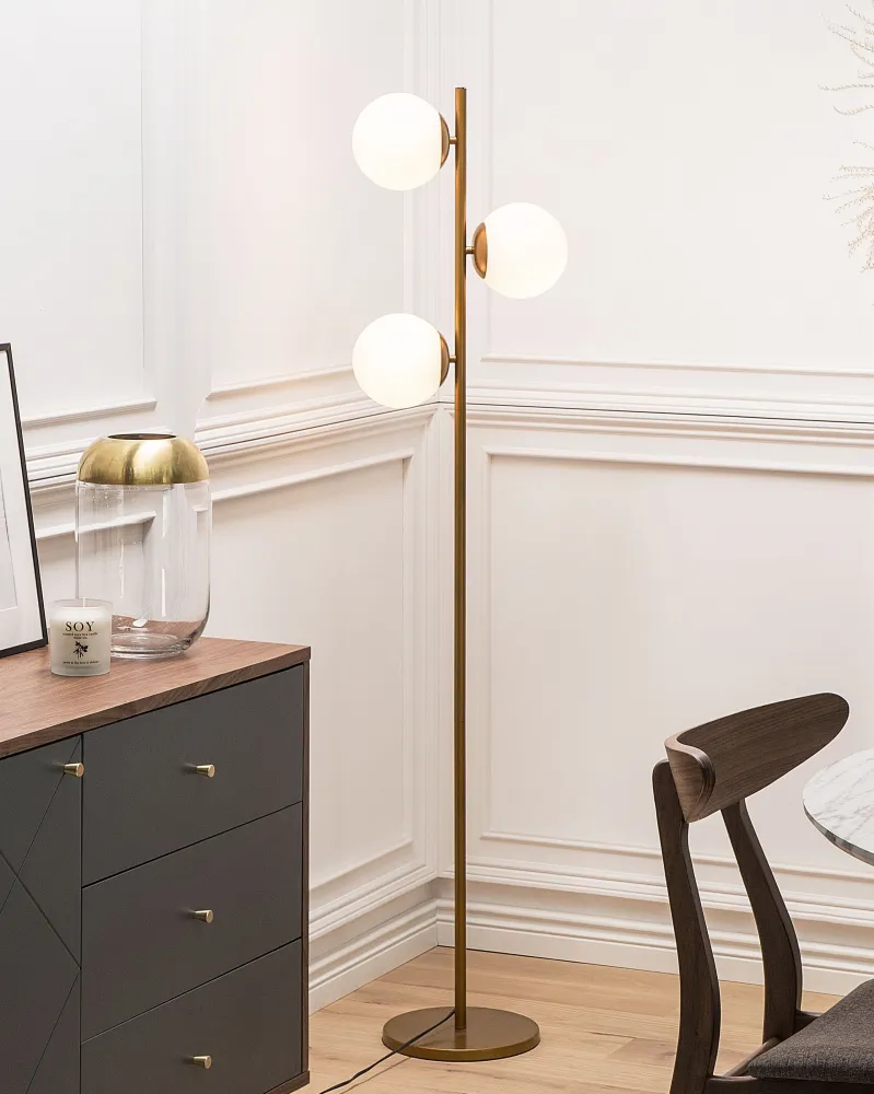 Candeeiro de pé em metálico dourado 153 cm WADI | Entrega Rápida