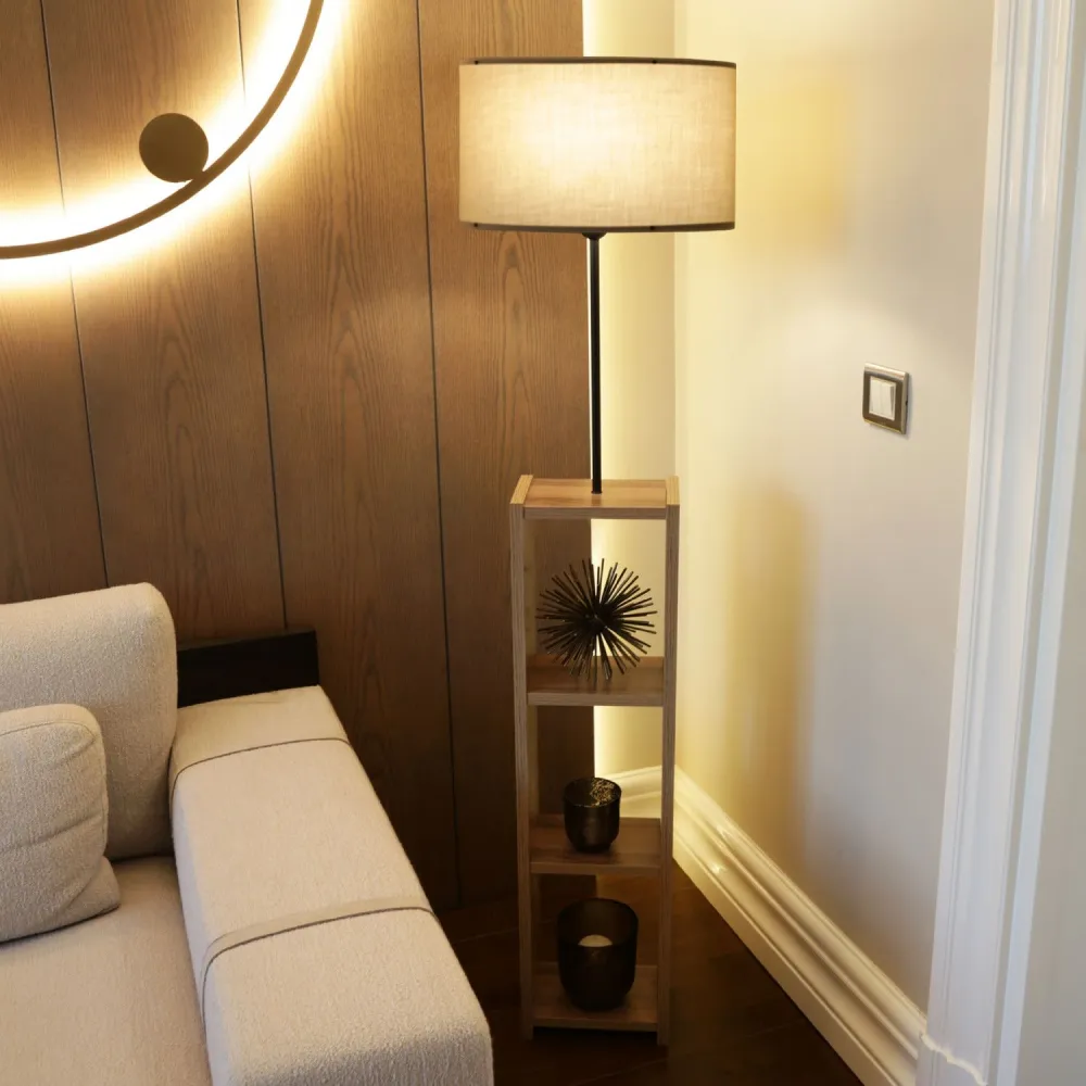 Luminária de chão combinada com 3 prateleiras Poppy H150cm Tecido Marrom e Madeira Integral