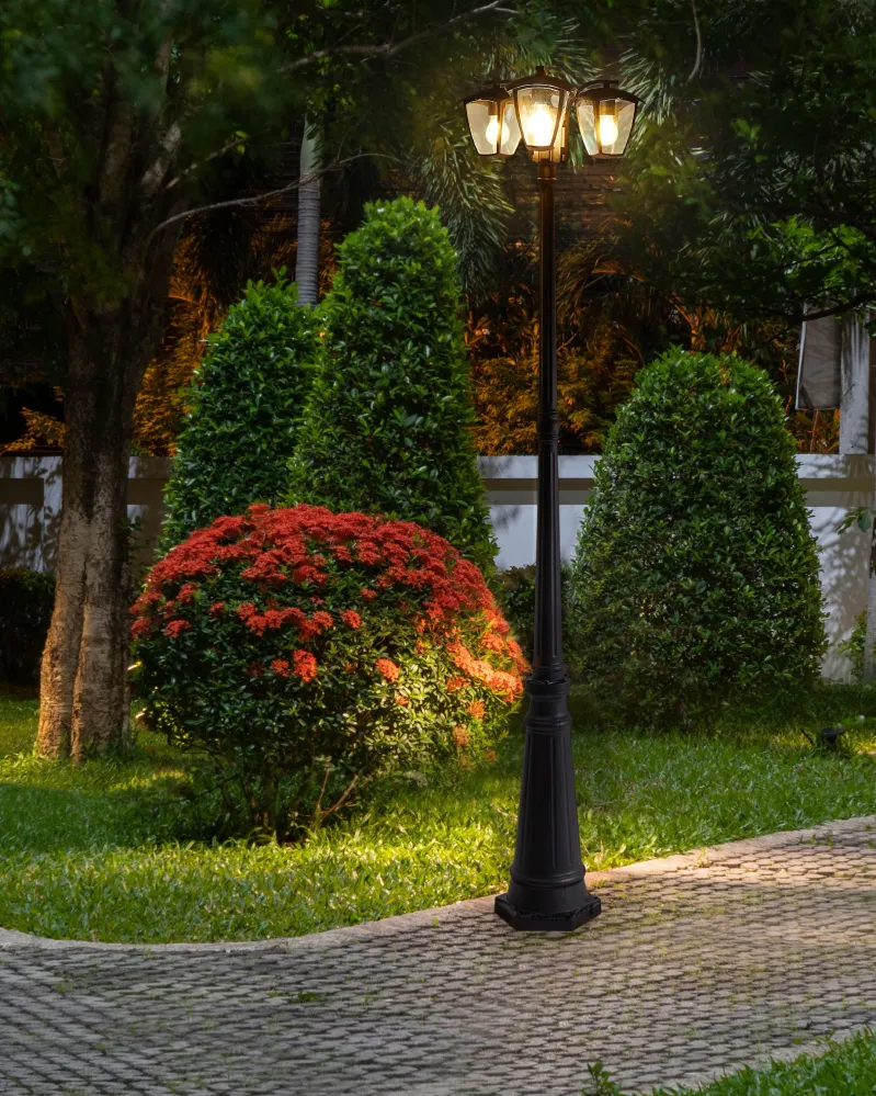 Poste de luz exterior para 3 lâmpadas preto 199 cm LEMRO Cor Branca Fria 6000K