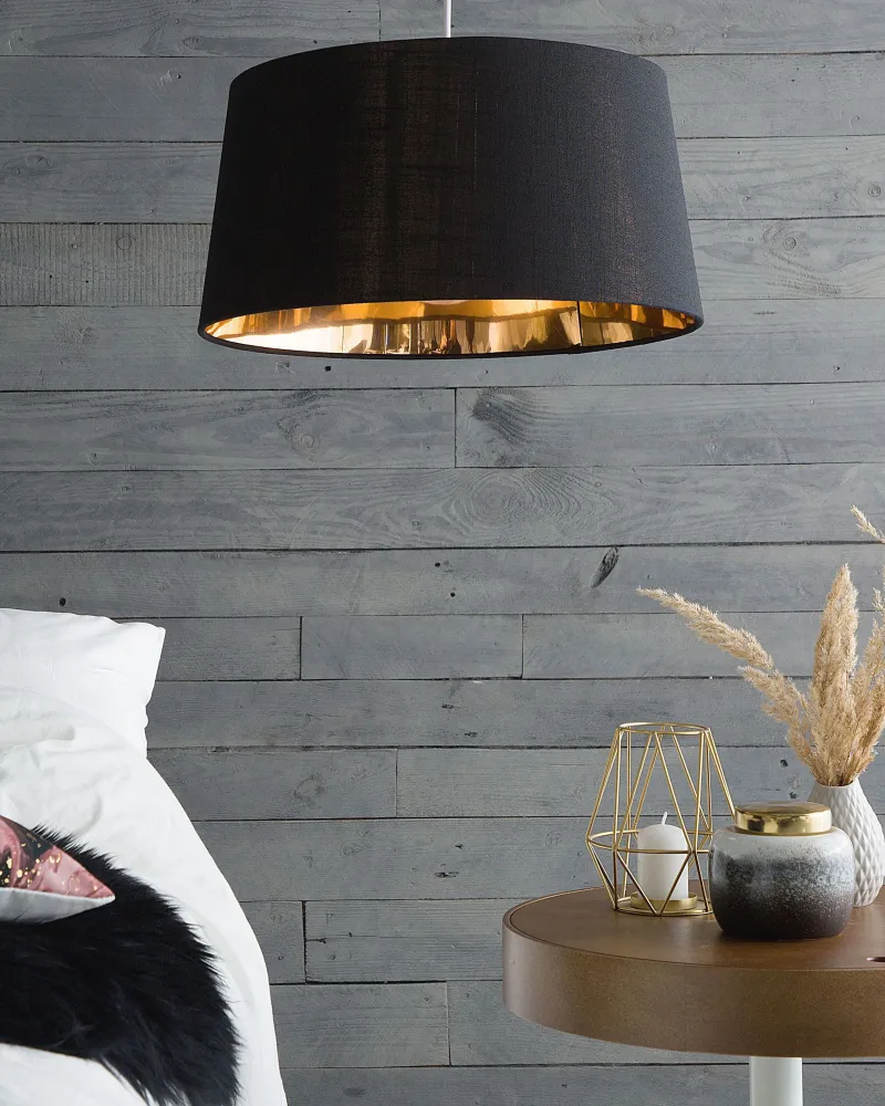 Candeeiro de teto preto e dourado KALLAR com Tripla Iluminação