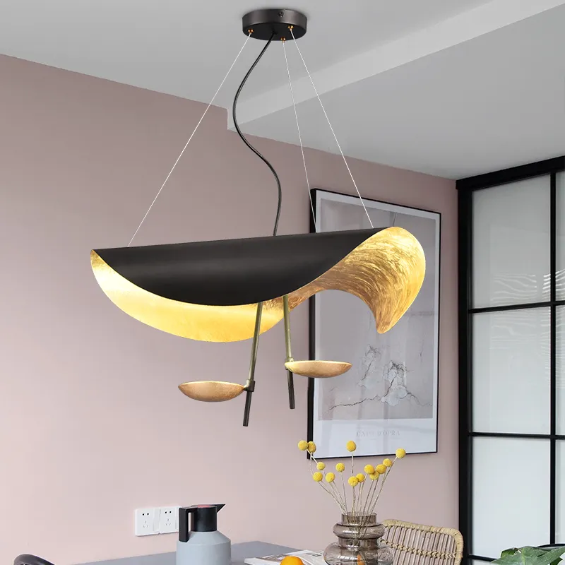 Suspended/legendary luminaire com Tripla Iluminação